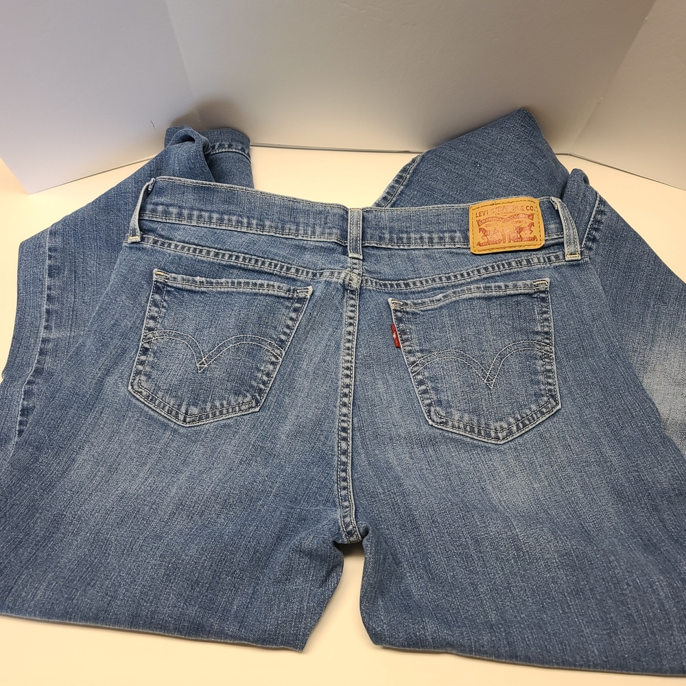 Levi's Women's Blue Jeans 414 Classic Straight - Picture 8 of 11